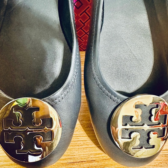 Tory Burch Minnie Travel ladies shoe 11 - Picture 2 of 6